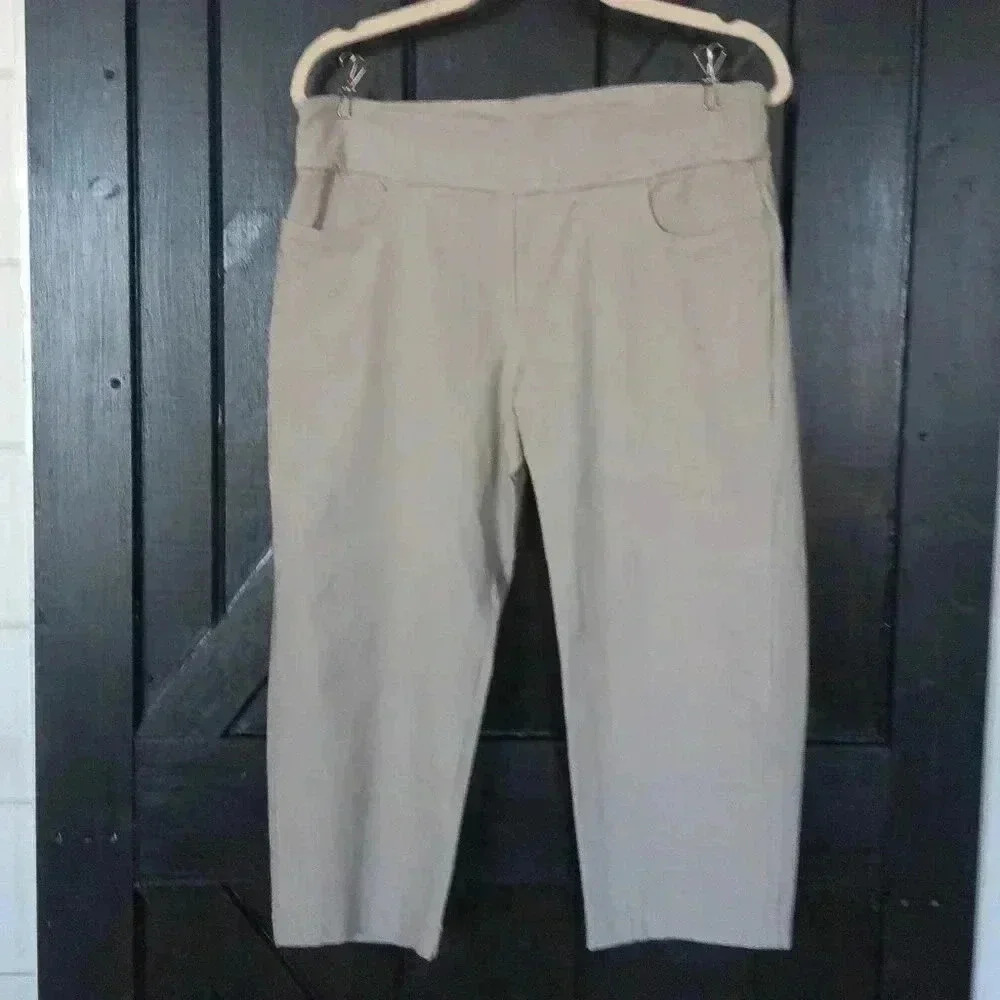 GG Blue Ladies Golf Tan Shorts / Size L